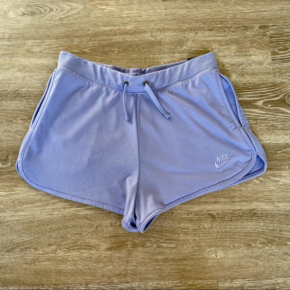 Women’s Nike Standard Fit Purple Shorts 💜 NWT